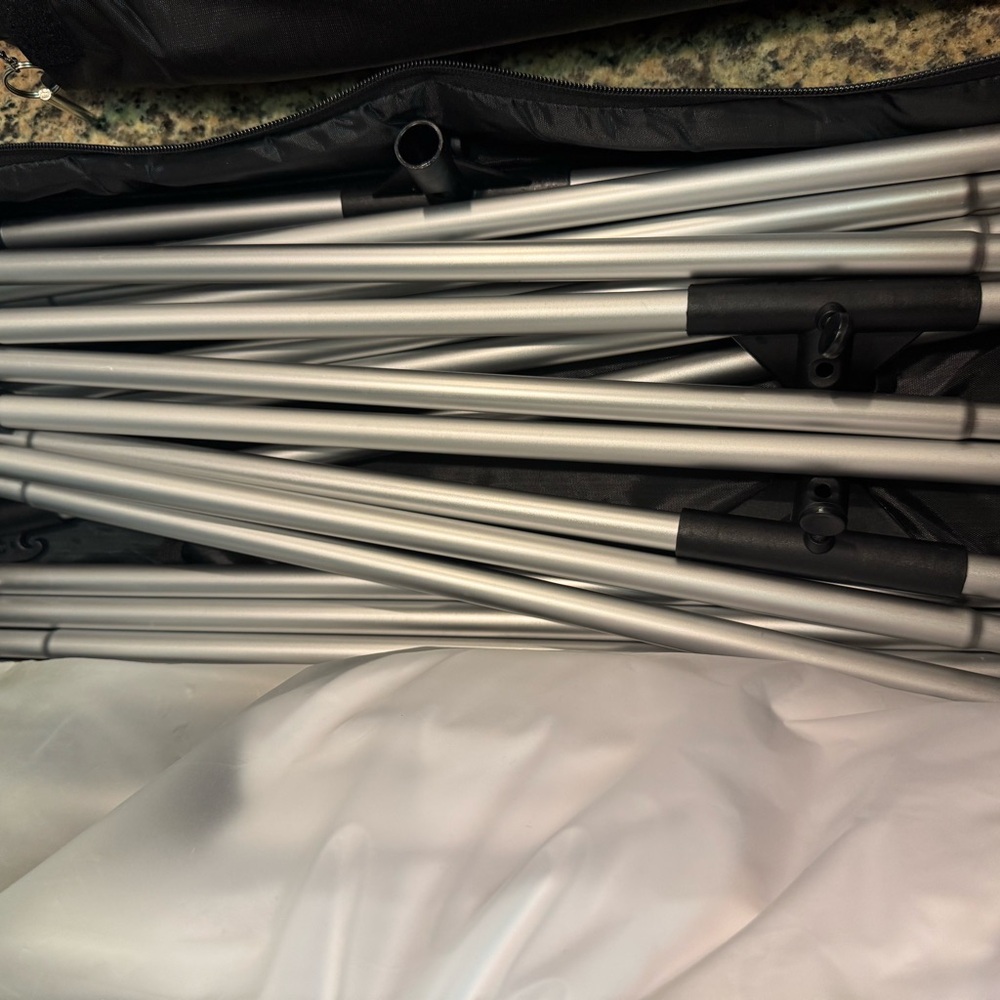 100” Portable Projection Screen - Picture 5 of 5